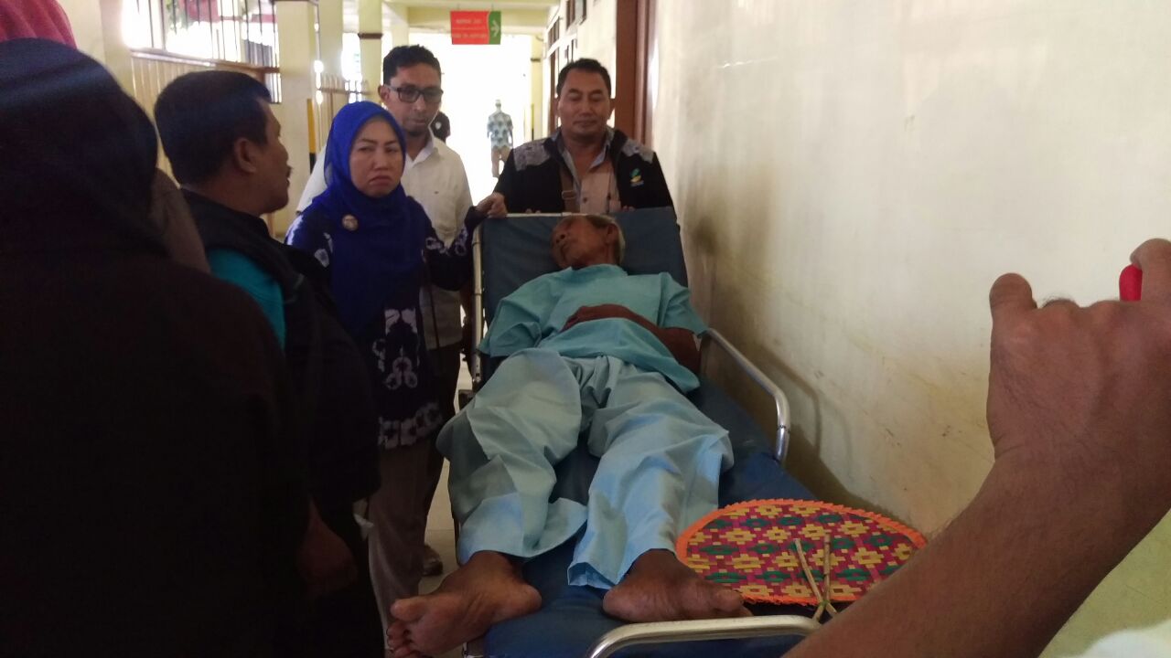 Asnan saat berada di RSUD dr Soetomo Surabaya.