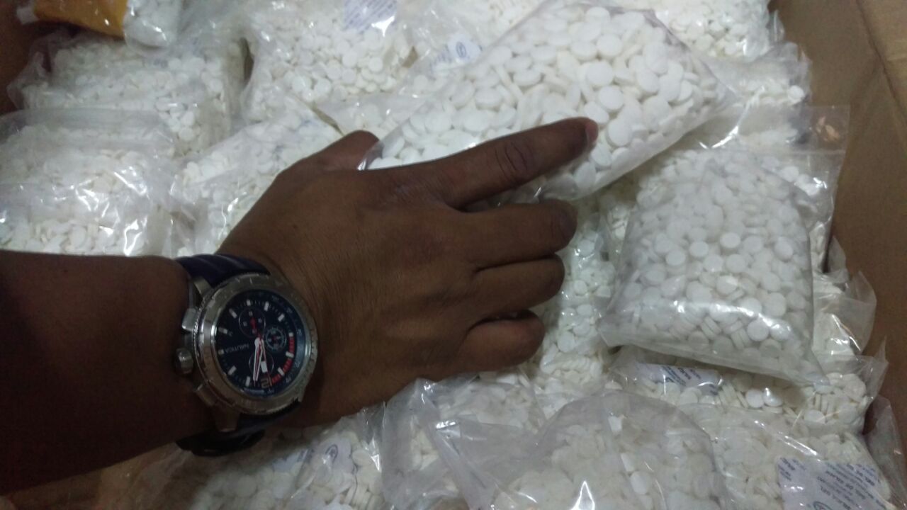 Ilustrasi pil koplo.