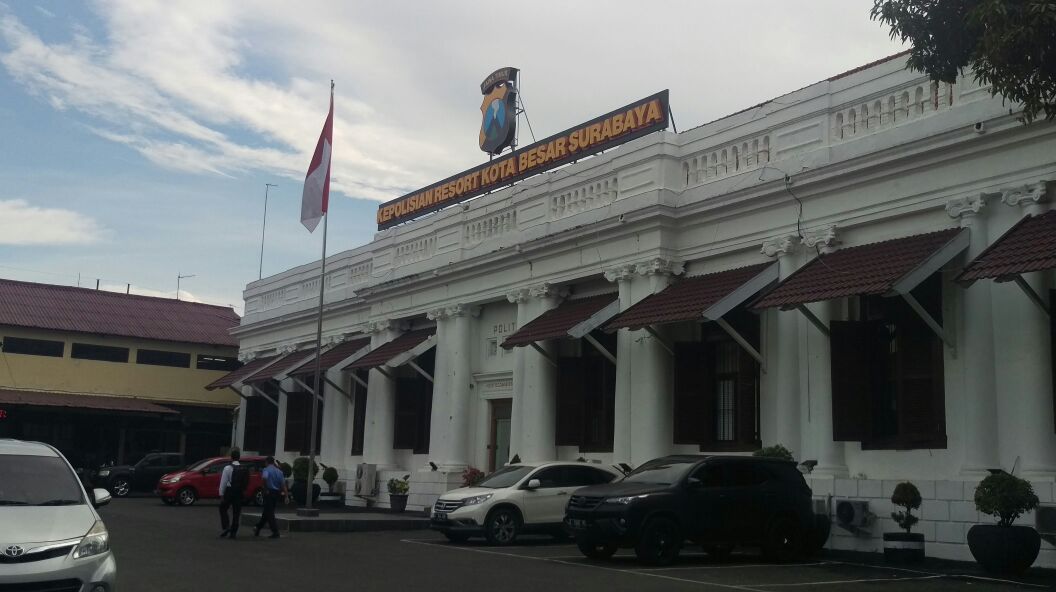 Mapolrestabes Surabaya