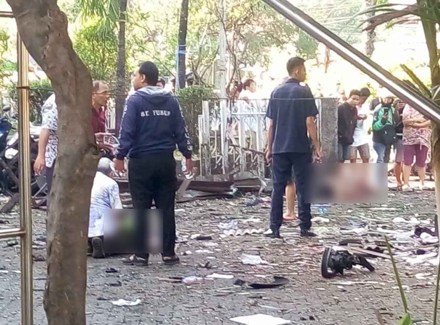 Suasana pasca ledakan bom di Gereja Jl. Diponegoro/Foto: Arry Saputra