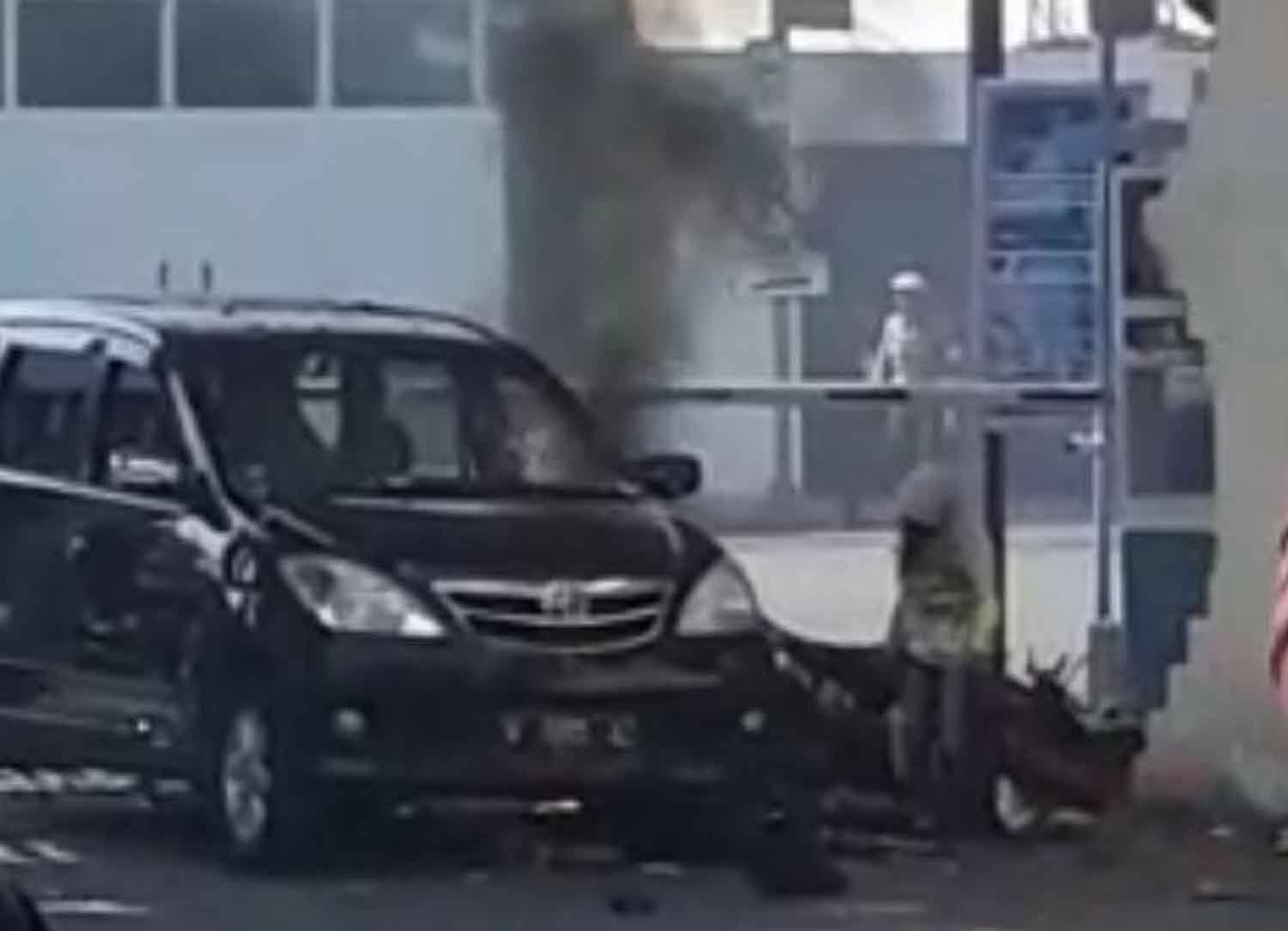 Anak perempuan yang lolos dari maut