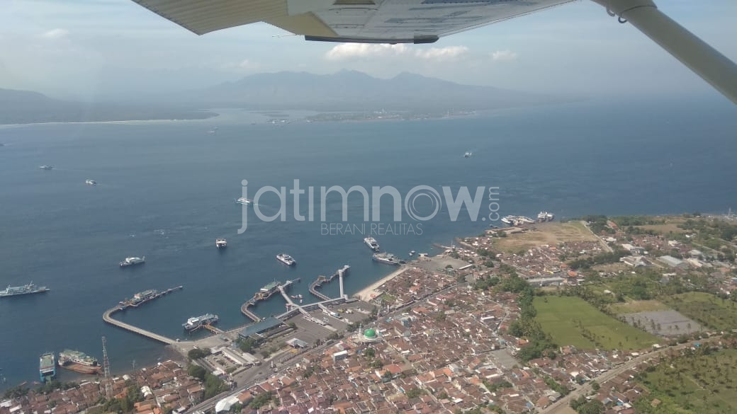 Berita Foto: Pantauan Arus Mudik di Banyuwangi dari Udara