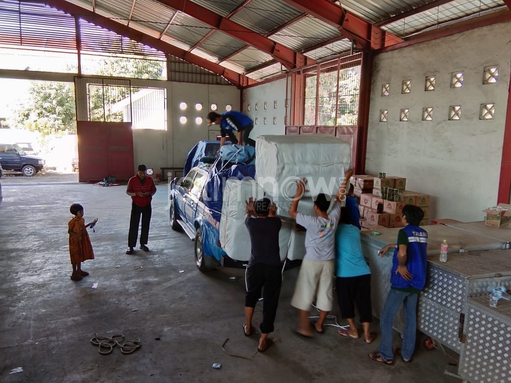 Bantuan dari Kemensos untuk korban bencana gempa di Sumenep, Madura./Foto: Istimewa.