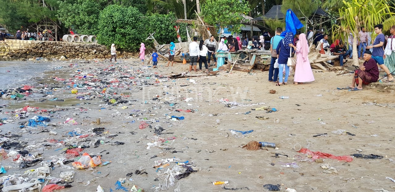 Pantai Kelapa Tuban./Foto: Budi Sugiharto.
