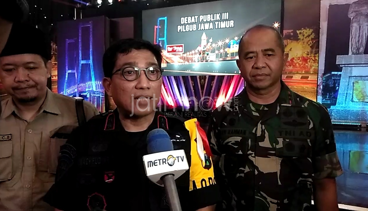 Kapolda Jatim Irjen Pol Machfud Arifin dan Pangdam V Brawijaya Mayjen TNI Arif Rahman./Foto: Jajeli Rois.