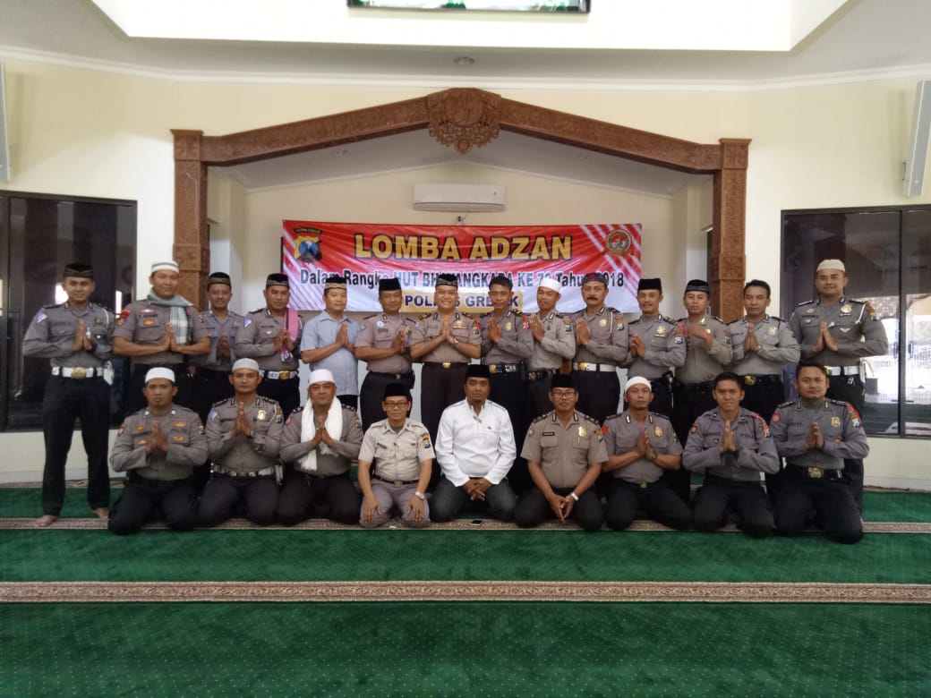 Acara lomba adzan yang digelar di Masjid  Mapolres Gresik.