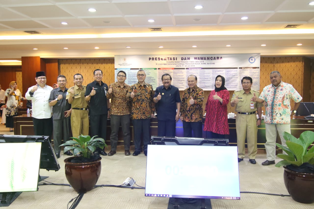 Gubernur Jatim Soekarwo usai melakukan paparan.