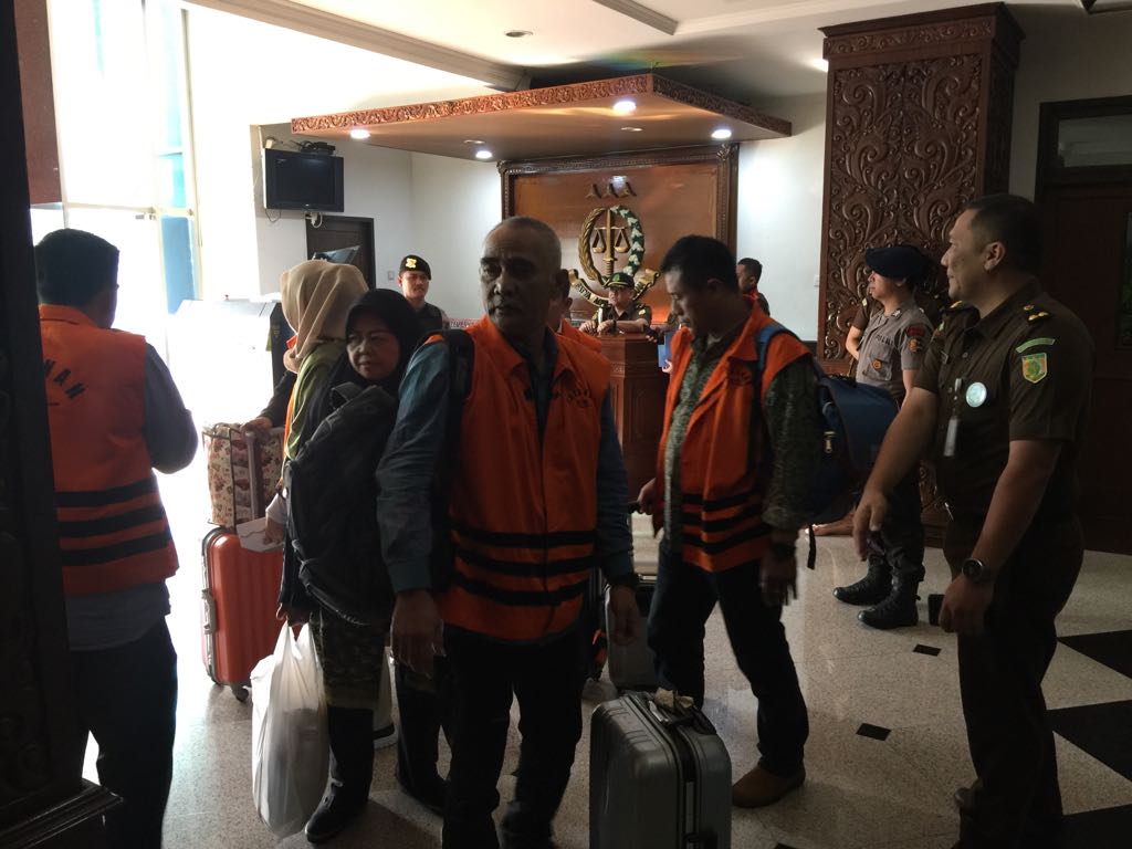 Tahanan KPK tiba di Kejati Jatim./Foto: istimewa.