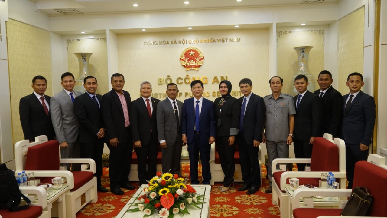 Rombongan Kakorlantas saat di Vietnam/Foto: istimewa