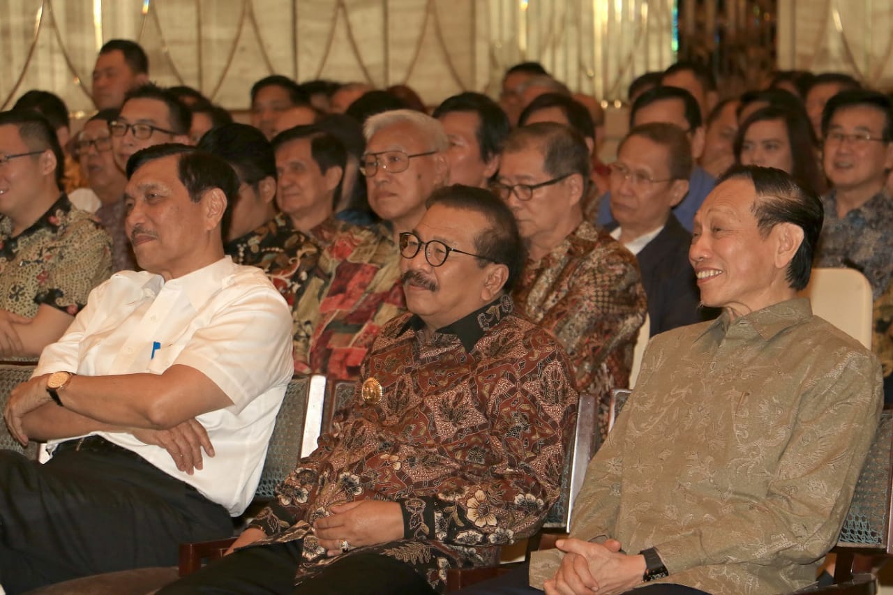 Gubernur Soekarwo bersama Menko Luhut 