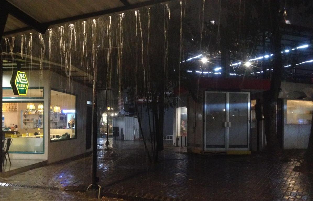 Hujan di Puncak Musim Kemarau, Tidak Merata