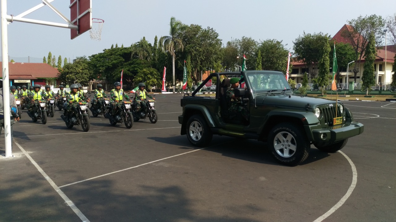 Kendaraan Tempur Sambut Serda Rifki, Juara Karate Asian Games