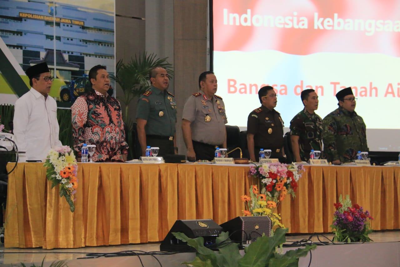 Kapolda Jatim saat mengadakan Rapat Koordinasi bersandi Mantap Brata Semeru 2018 di Mapolda Jatim, Senin (17/9/2018).