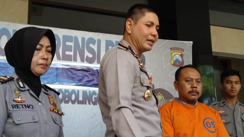 Kapolres Probolinggo Kota, AKBP Alfian Nurrizal saat jumpa pers kasus pencabulan yang dilakukan oleh oknum ASN, Selasa (25/9/2018).