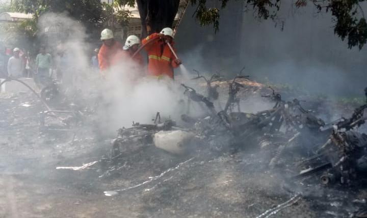 17 Motor Pelajar SMK Negeri 6 Surabaya Hangus Terbakar 
