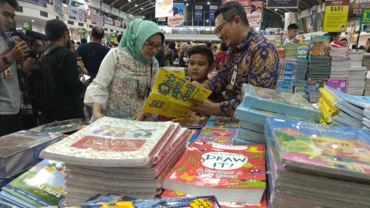 3 Juta Buku Bacaan Hadir di Pameran Big Bad Wolf Surabaya