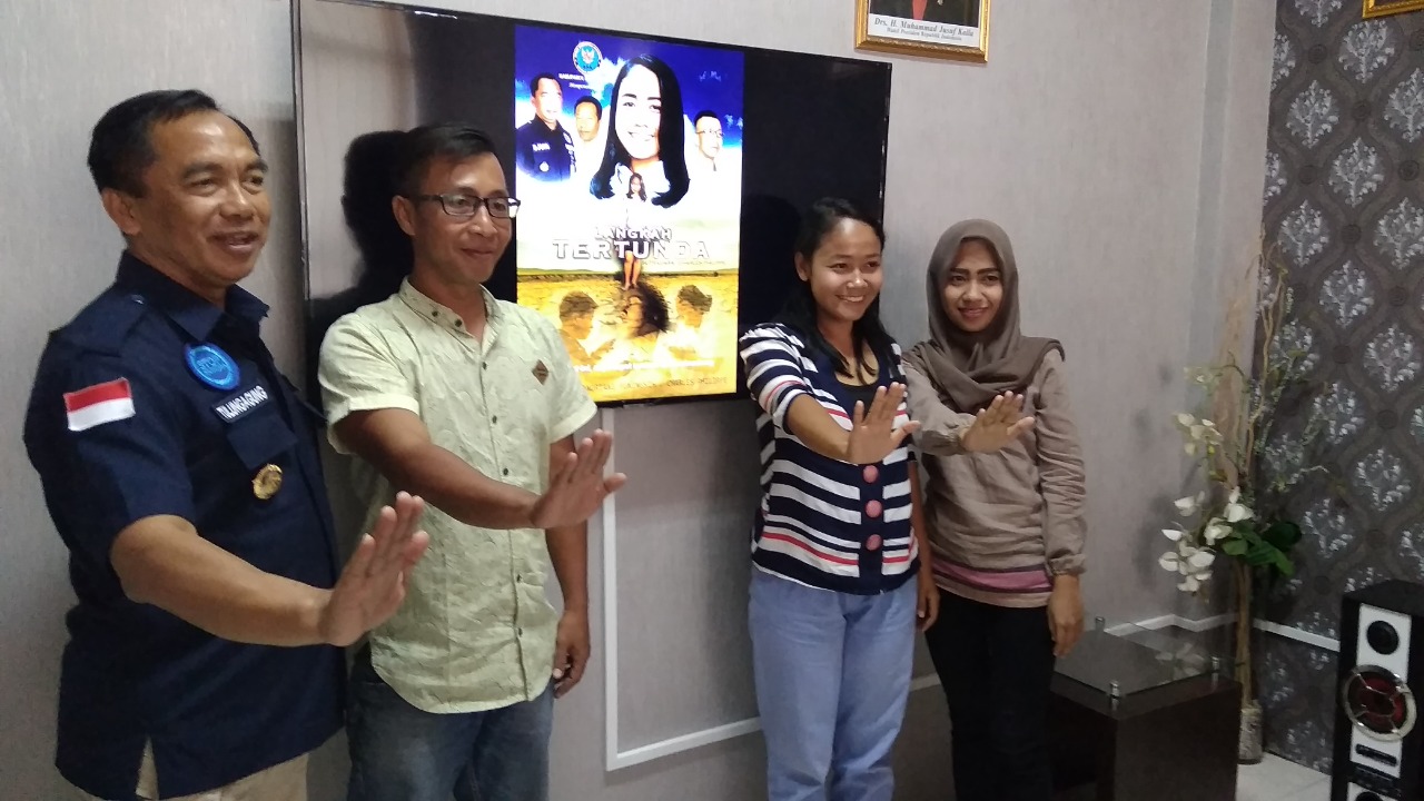 Para pemeran dan sutradara film kisah nyata berjudul Langkah yang Tertunda