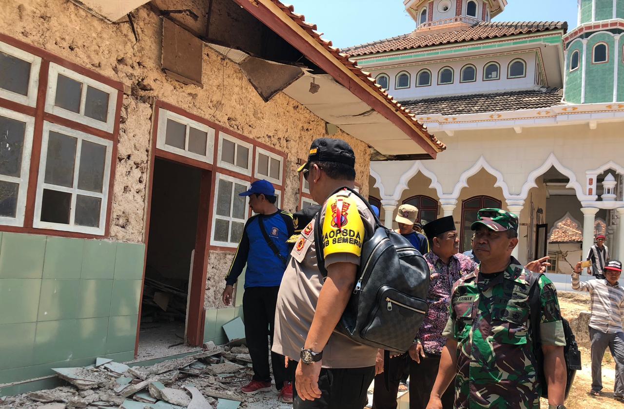 Forpimda Jawa Timur menengok korban gempa di Pulau Sapudi, Sumenep, Kamis (11/10/2018) Foto-foto: Istimewa