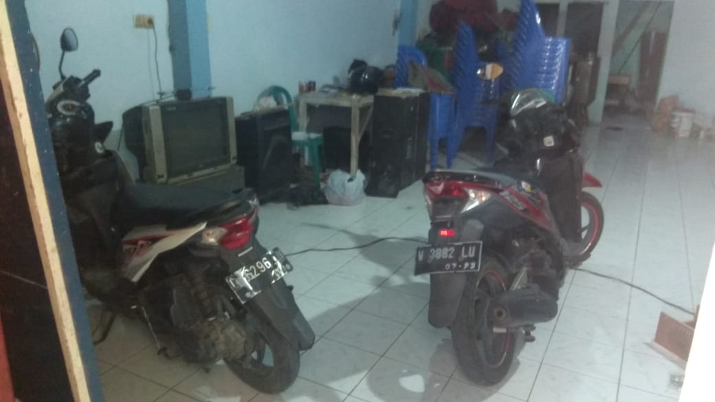 Kebakaran Rumah Parkir di Dekat SMKN 1 Surabaya, 2 Motor Selamat