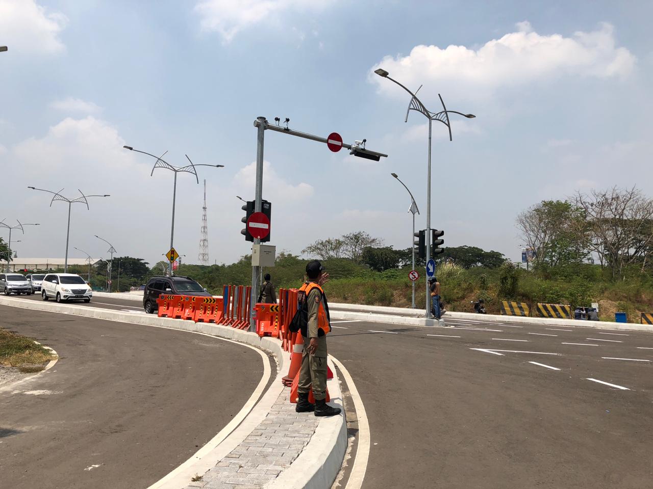 Live Traffic : Rekayasa Lalu Lintas Overpass Bundaran Satelit Surabaya