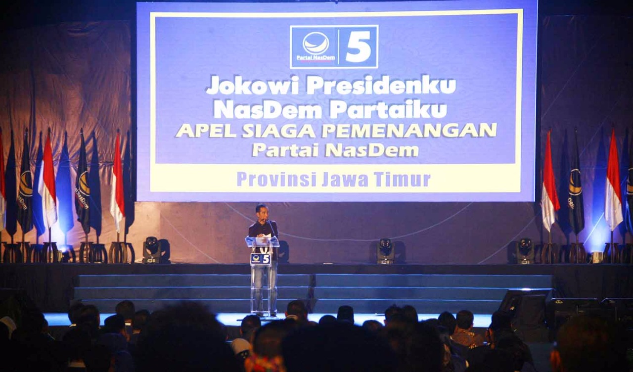 Capres Jokowi saat menghadiri Apel Siaga Pemenangan NasDem Jatim di JX International, Surabaya, Minggu (28/10/2018)