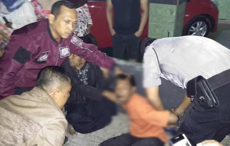 Pemabuk berat itu saat diamankan polisi.