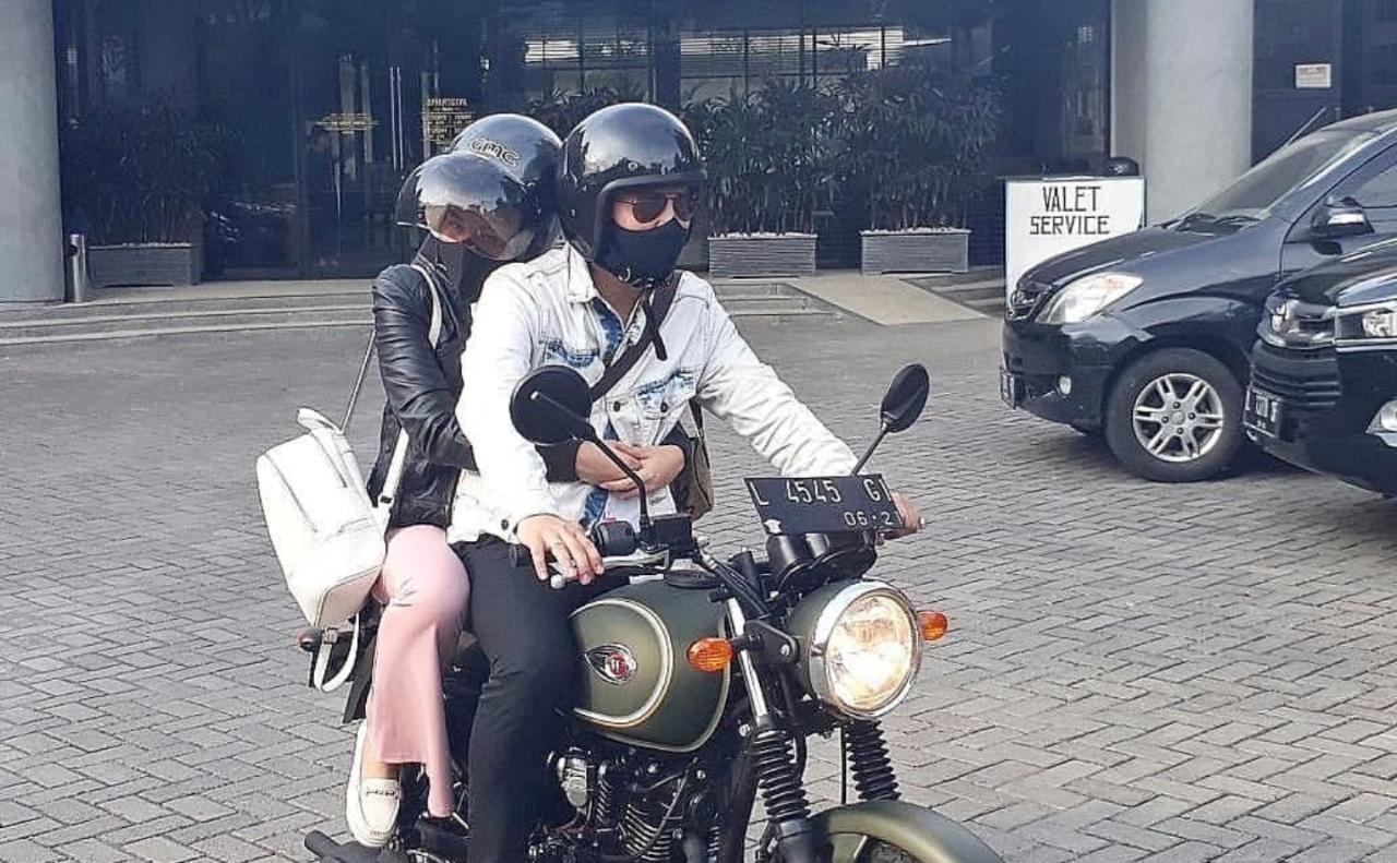 Video: Mereka Keren Saat Menunggang Motor