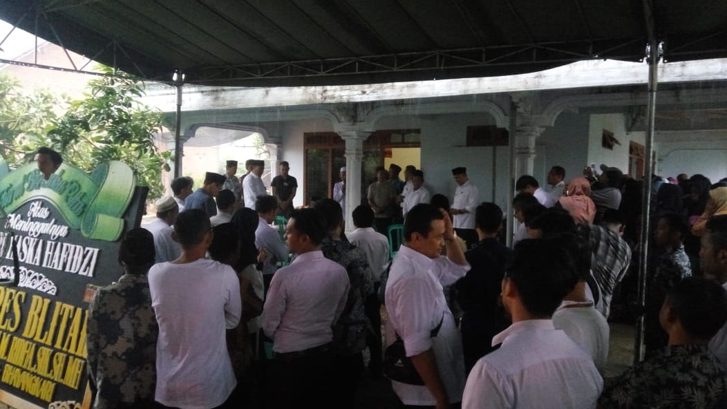 Jenazah Haska usai disalatkan di masjid setempat oleh warga