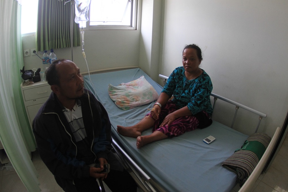 Penderita demam berdarah dirawat di rumah sakit Ponorogo.