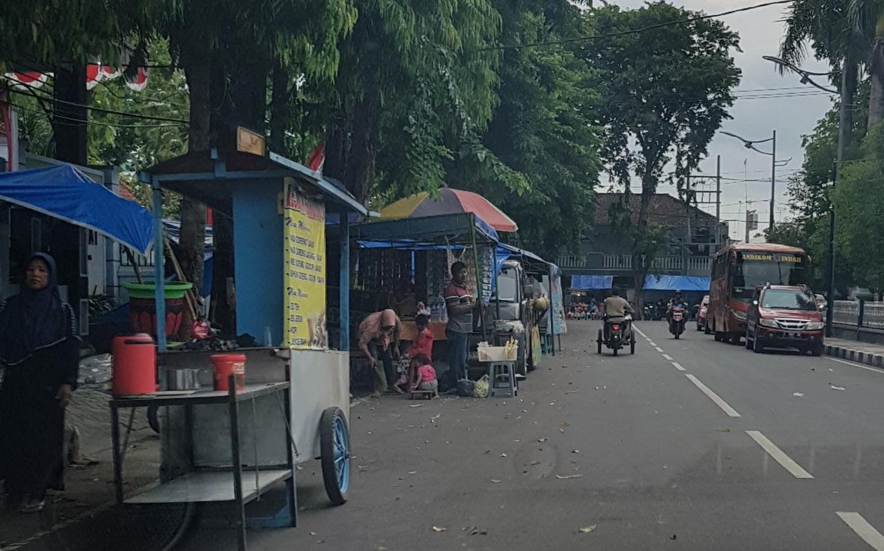 Foto: Jalanan (Masih) di Bojonegoro Dikuasai PKL