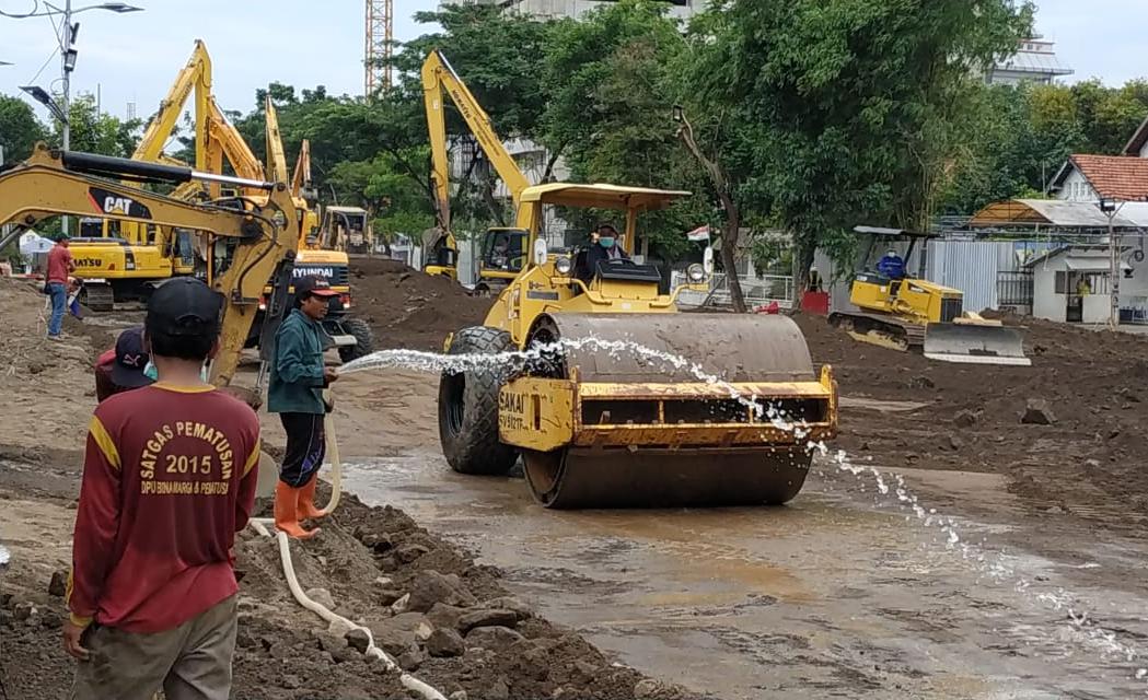 Proses pemadatan di lokasi Jalan Raya Gubeng, Senin (24/12/2018)/ Foto-Foto: Istimewa