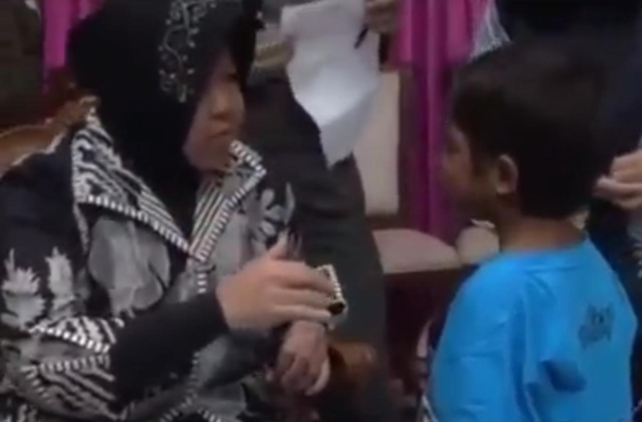 Wali Kota Risma saat dialog dengan Fikri