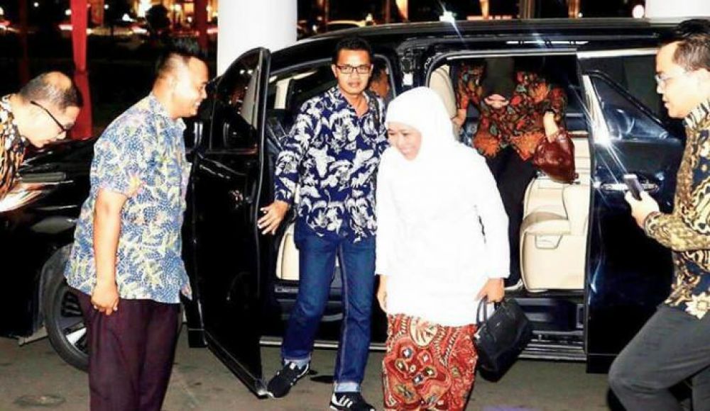 Misteri di Balik Baju Pelantikan yang Akan Dipakai Khofifah