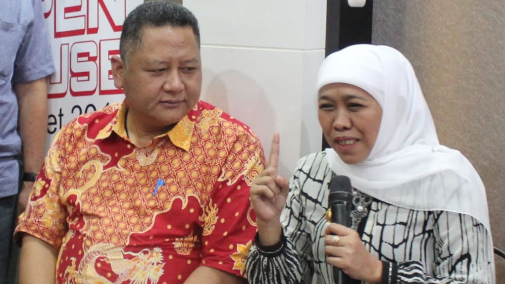 Gubernur Khofifah didampingi Wakil Wali Kota Surabaya, Whisnu Sakti Buana