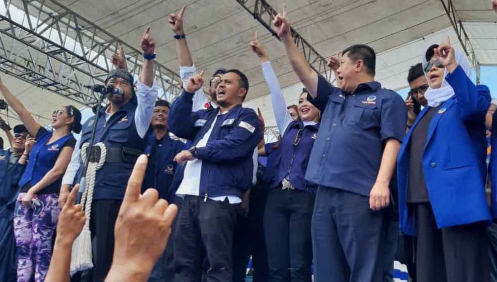 Ketua Umum Partai NasDem saat kampanye akbar di Stadion Yosonegoro, Magetan
