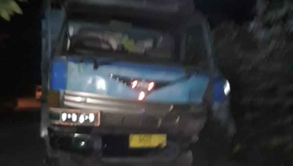 Truk tronton yang dikemudikan Supriyanto mengalami kecelakaan
