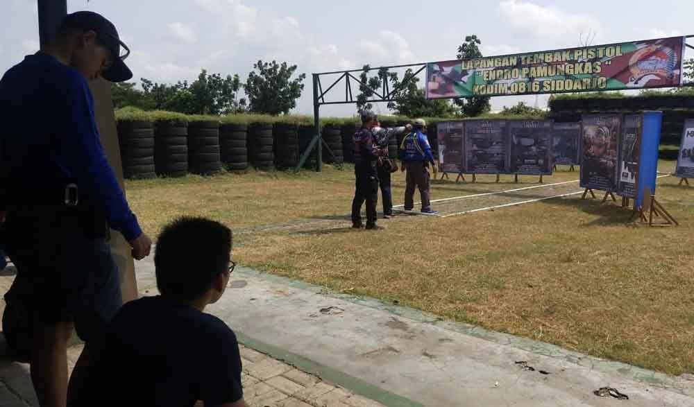 Latihan bareng AA-IPSC di lapangan tembak Endro Pamungkas Kodim 0816 Sidoarjo 