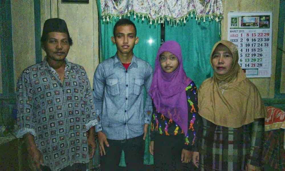 Anan Pepe Abseno dan keluarga/ foto istimewa