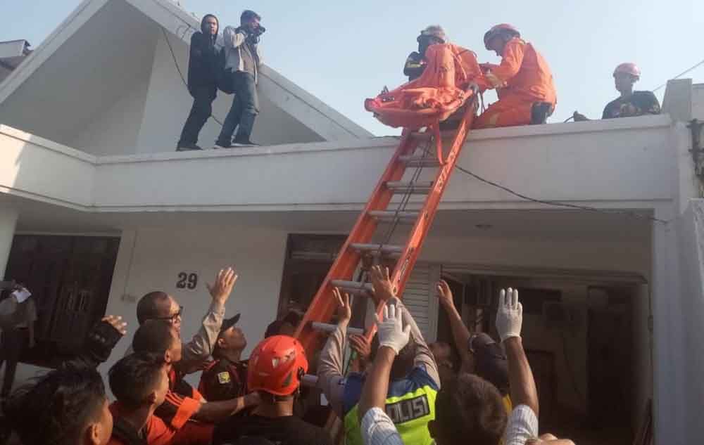 Proses evakuasi korban 