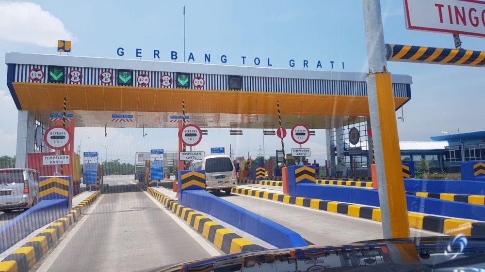 Gerbang Tol Grati, Pasuruan/Foto: Budi Sugiharto