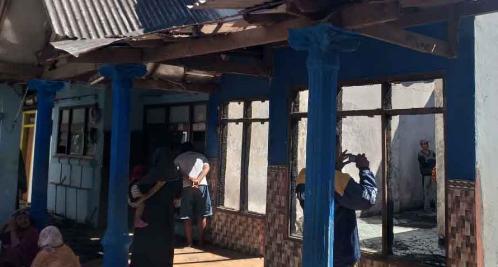 Kebakaran menghanguskan rumah Seniman 