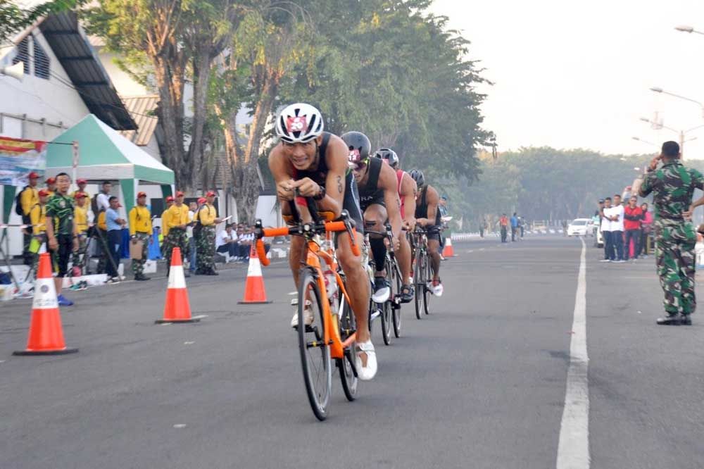 Lomba triathlon di Dermaga Sea Raider Koarmada II Ujung Semampir Surabaya
