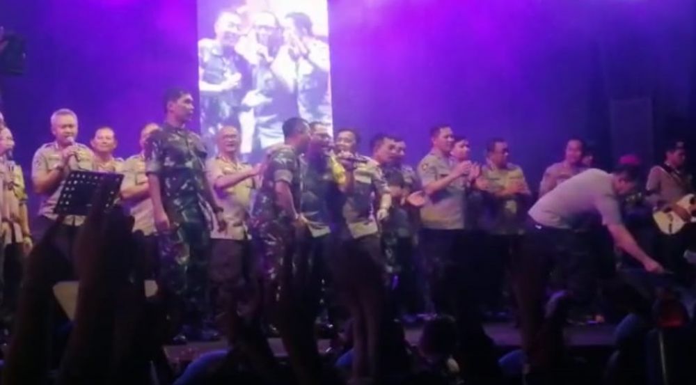 Penampilan Polri dan TNI di HUT Bhayangkara 73 di Kodam V Brawijaya