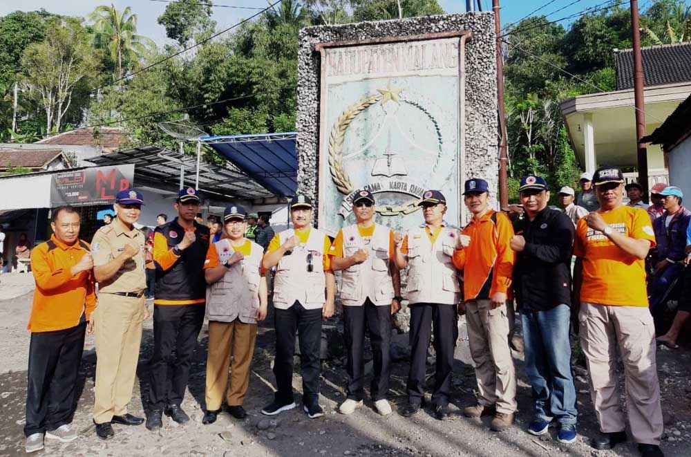 Penyerahan Pataka di Malang