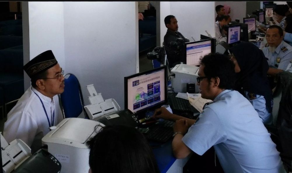 Lahir 17 Agustus, Urus Paspor Tanpa Antre Online di Imigrasi Surabaya