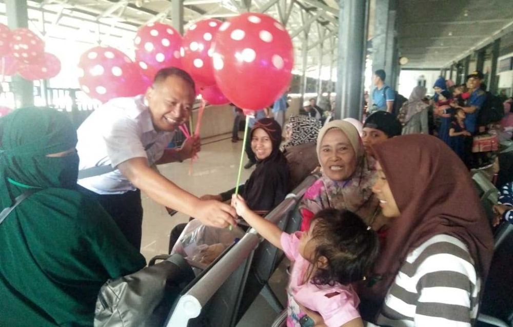 Penumpang kereta yang naik di hari kemerdekaan mendapat hadiah