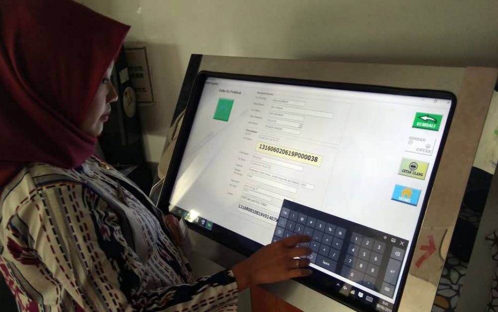 Masyarakat menggunakan aplikasi yang diluncurkan RSUD dr Iskak 