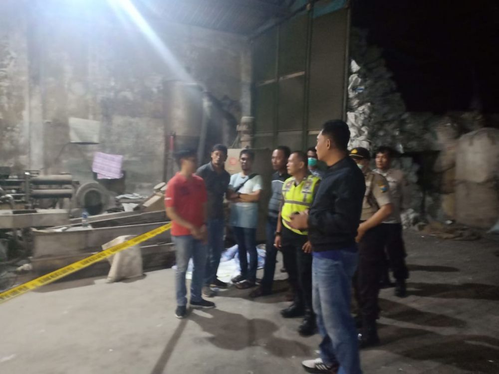 Polisi mendatangi lokasi kecelakaan kerja di Wonosari Lor