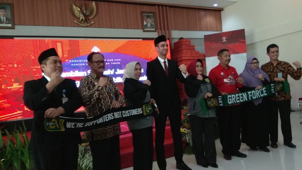 Otavio Dutra menjadi WNI setelah melakukan sumpah 