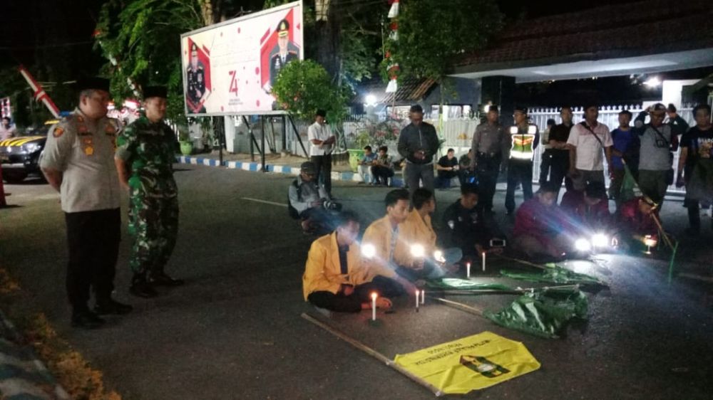 IMM menggelar aksi simpati di Polres Probolinggo Kota